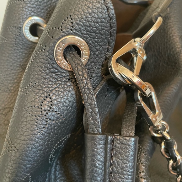 Louis Vuitton Black Bella Tote - Picture 7 of 15